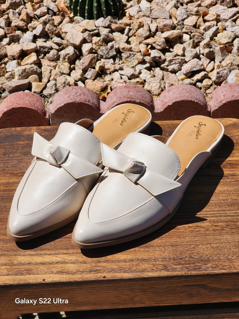 Seychelles Leni Women's Cream Slip-On Pointed Mules with Bow Accent Size 9.5